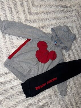 3T Gray Disney Hoodie & Black Joggers Set with Red Mickey Mouse Detail